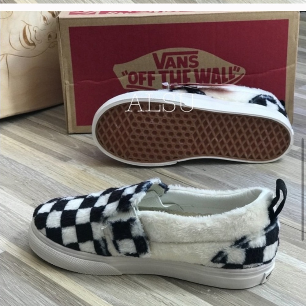 VANS Slip On V Sherpa Checkerboard Faux Fur Kid’s - Picture 4 of 7